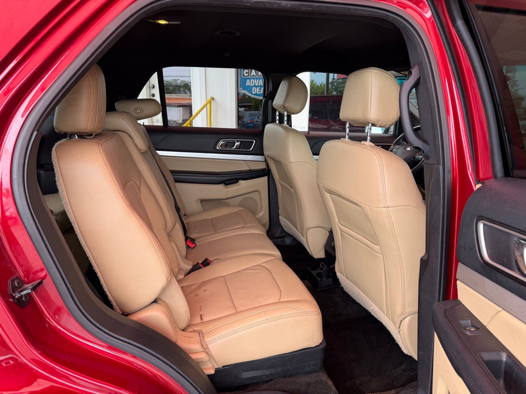 2016 Ford Explorer Image 17