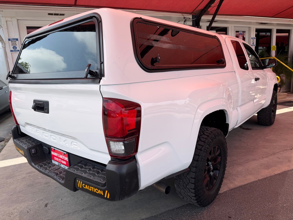 2022 Toyota Tacoma Image 18