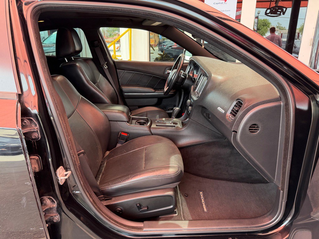 2014 Dodge Charger Image 16