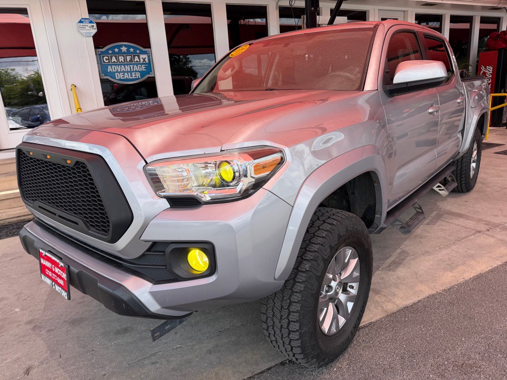 2017 Toyota Tacoma Image 3