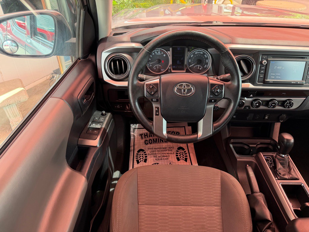 2017 Toyota Tacoma Image 6