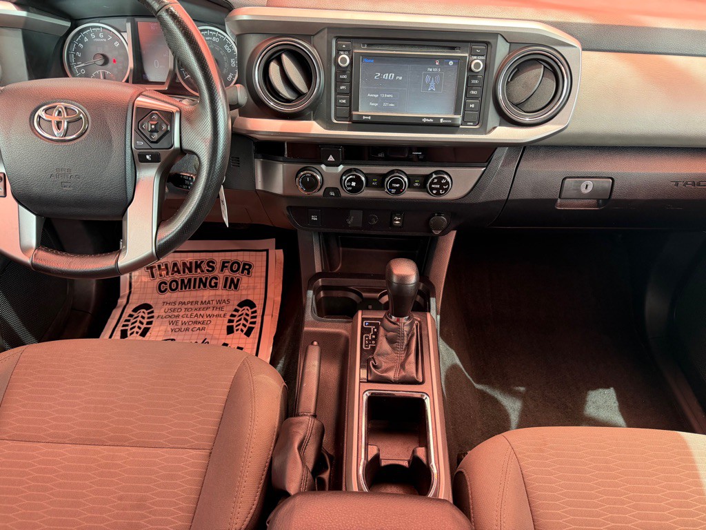 2017 Toyota Tacoma Image 8