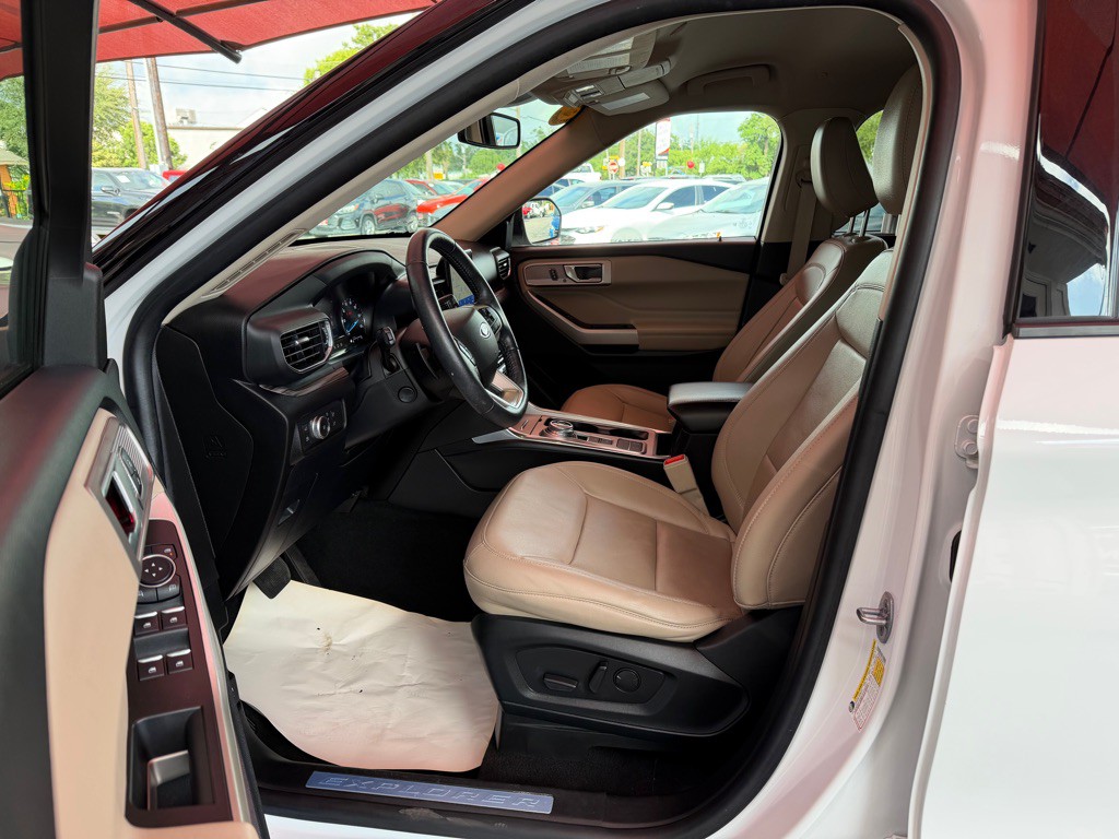 2021 Ford Explorer Image 4