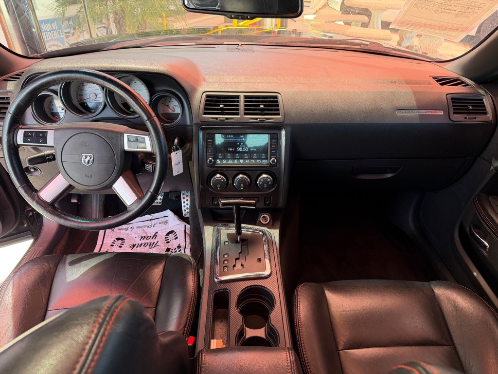 2009 Dodge Challenger Image 8