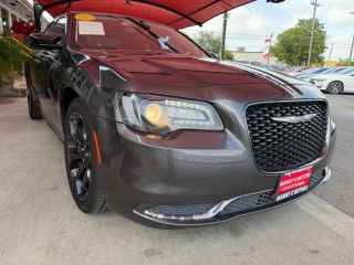 Image for 2019 Chrysler 300 Touring ID: 7525613