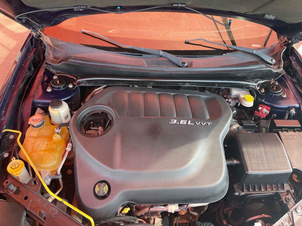 2014 Dodge Avenger Image 3