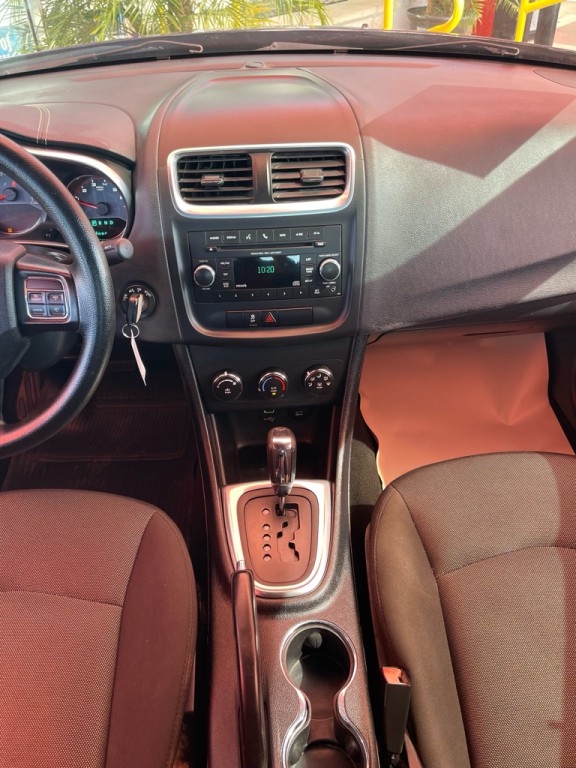2014 Dodge Avenger Image 12