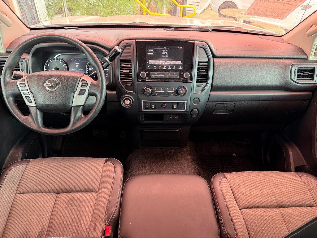 2017 Nissan Titan Image 7