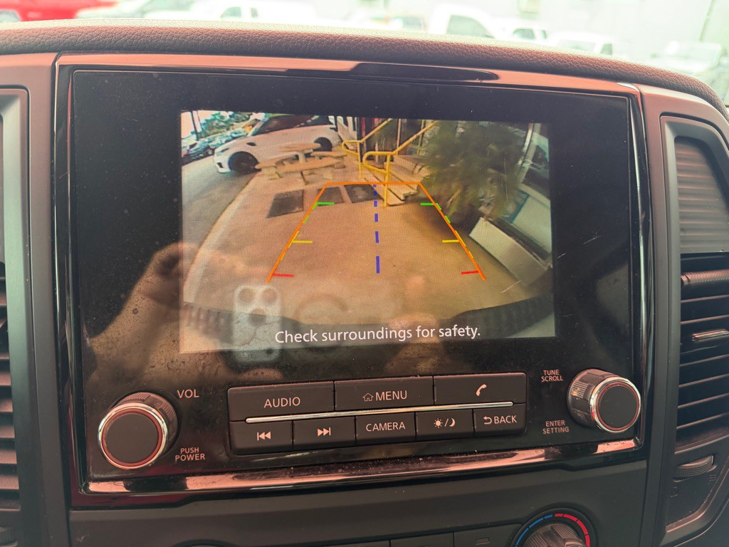 2017 Nissan Titan Image 10