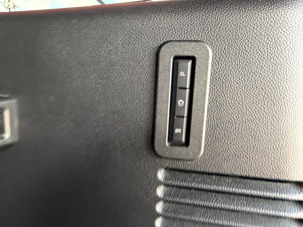 2017 Lincoln Navigator Image 17