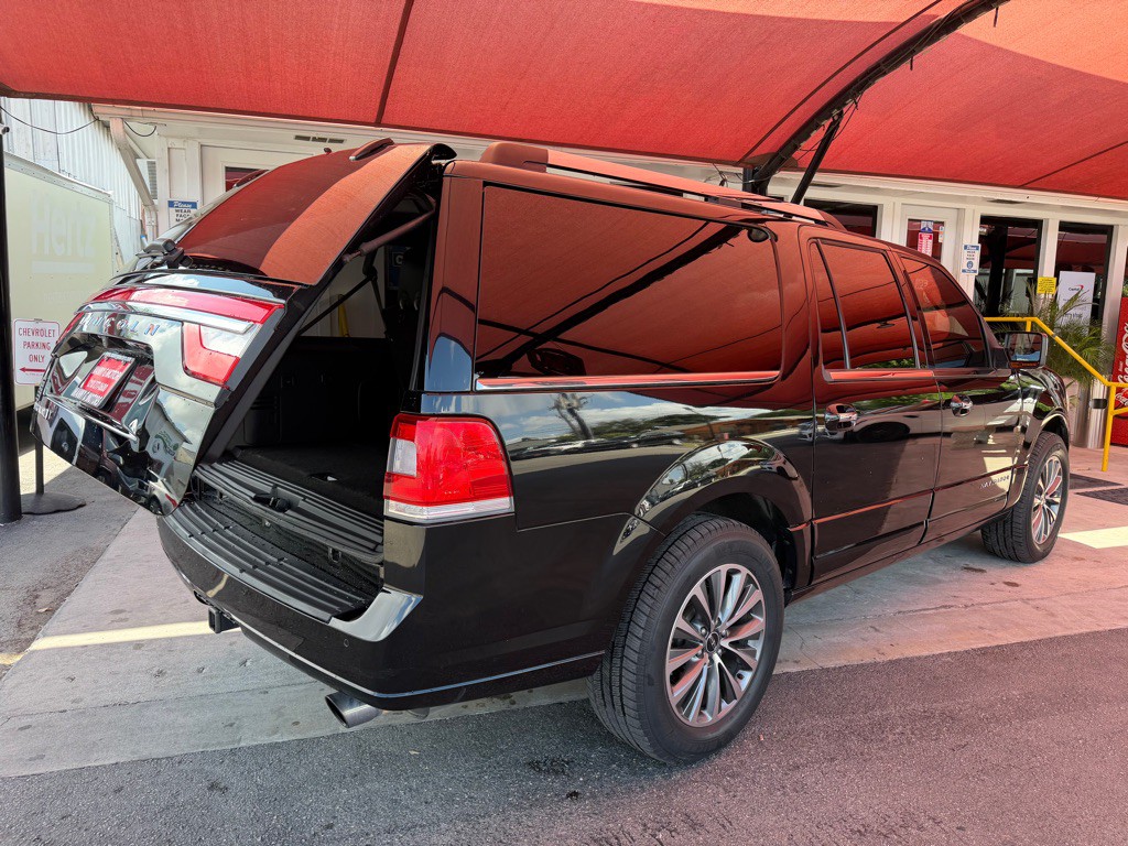 2017 Lincoln Navigator Image 19