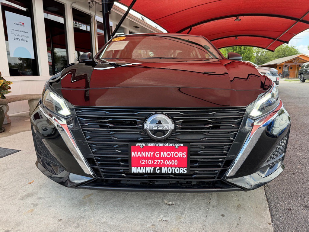 2025 Nissan Altima Image 2