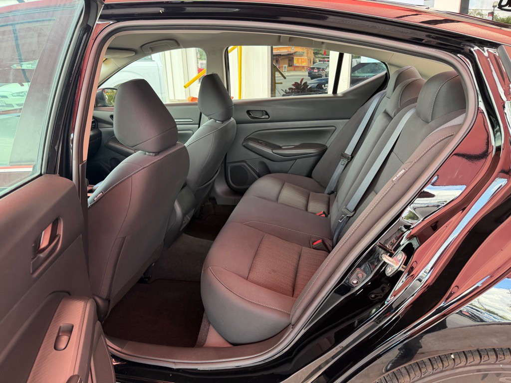 2025 Nissan Altima Image 5