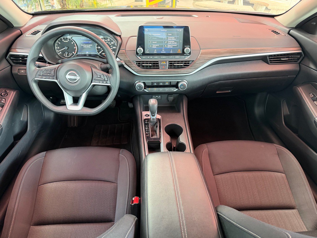 2025 Nissan Altima Image 7