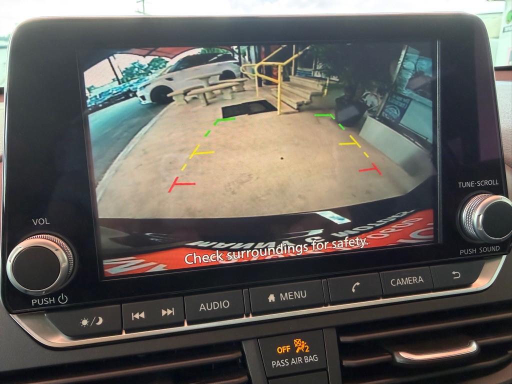 2025 Nissan Altima Image 9