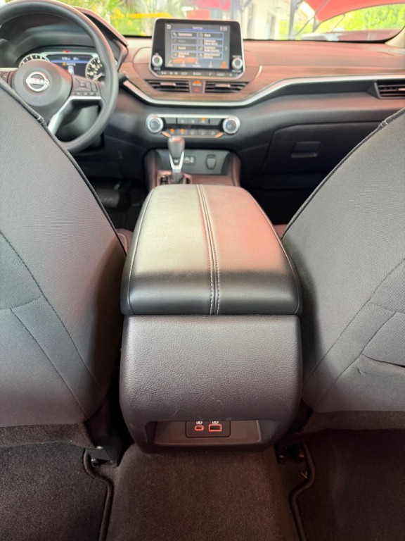2025 Nissan Altima Image 12