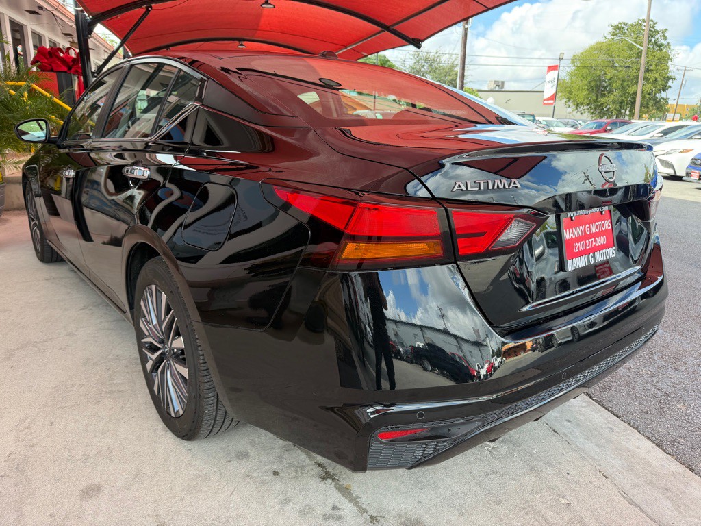 2025 Nissan Altima Image 14