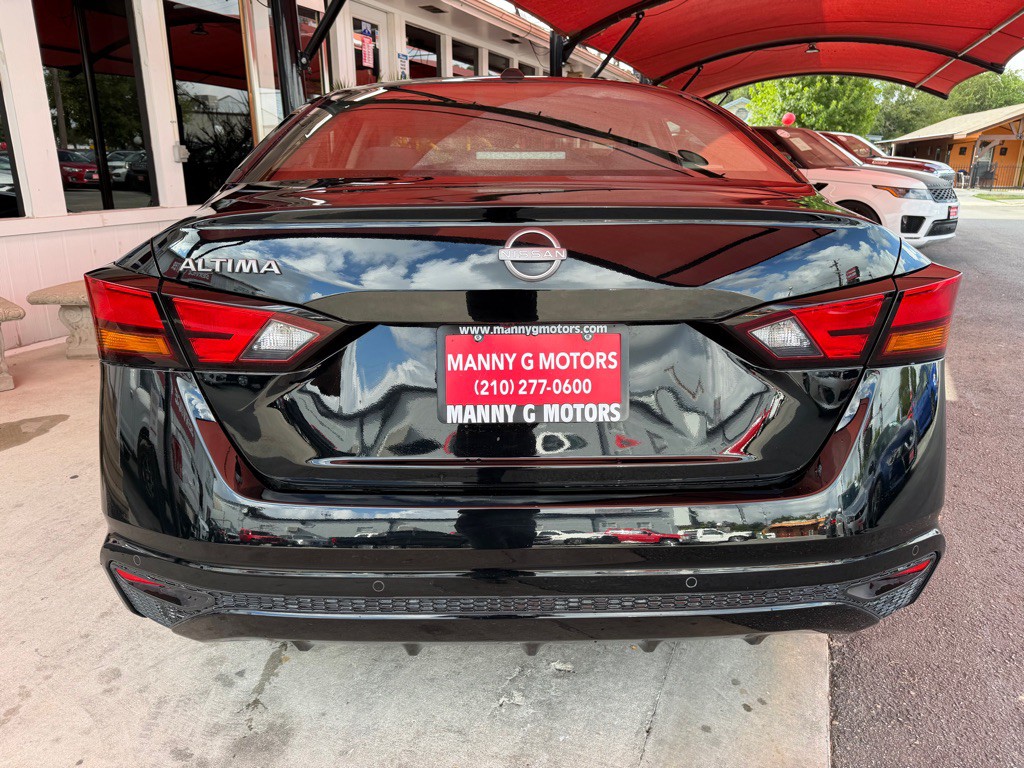 2025 Nissan Altima Image 15