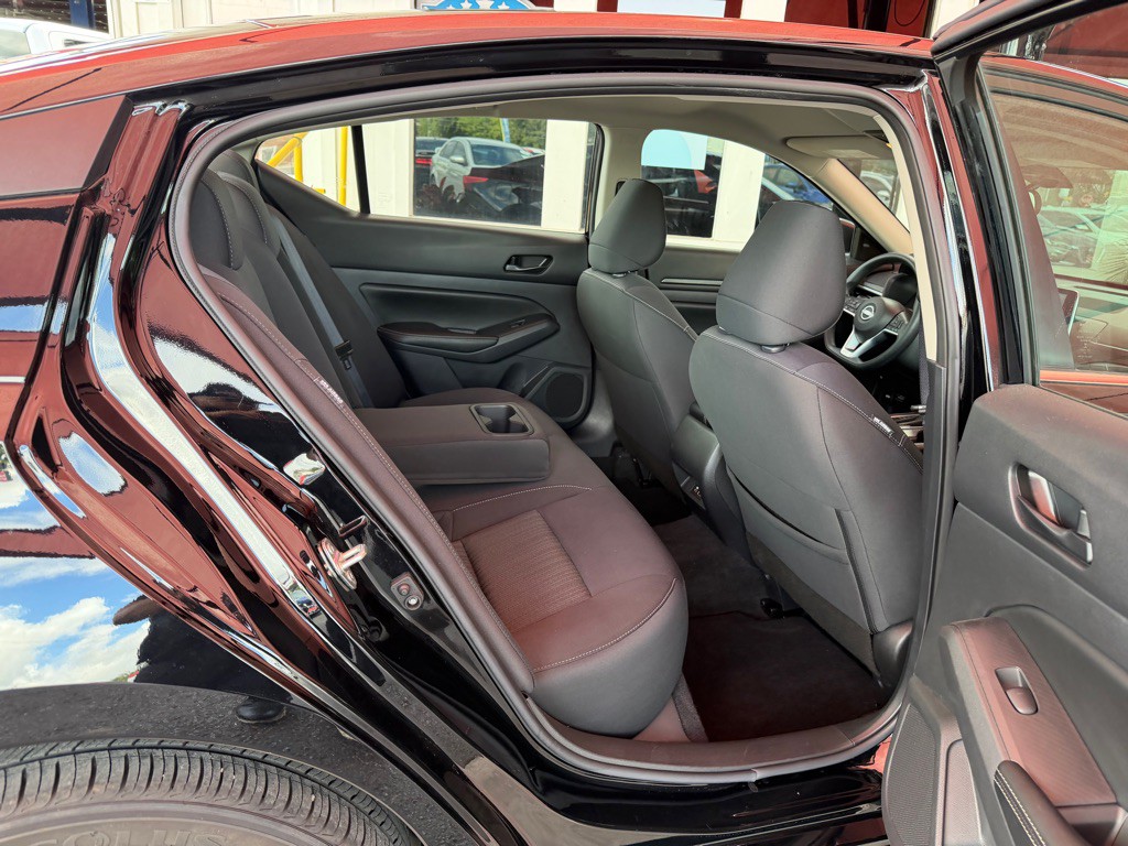 2025 Nissan Altima Image 16