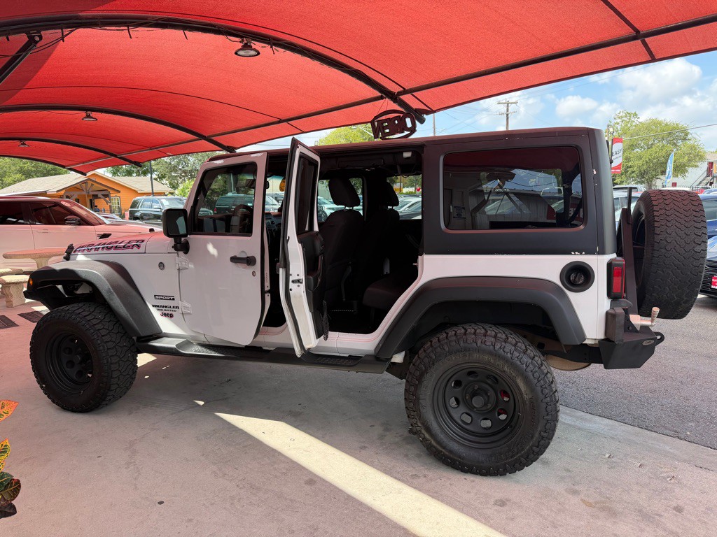 2013 Jeep Wrangler Unlimited Image 6
