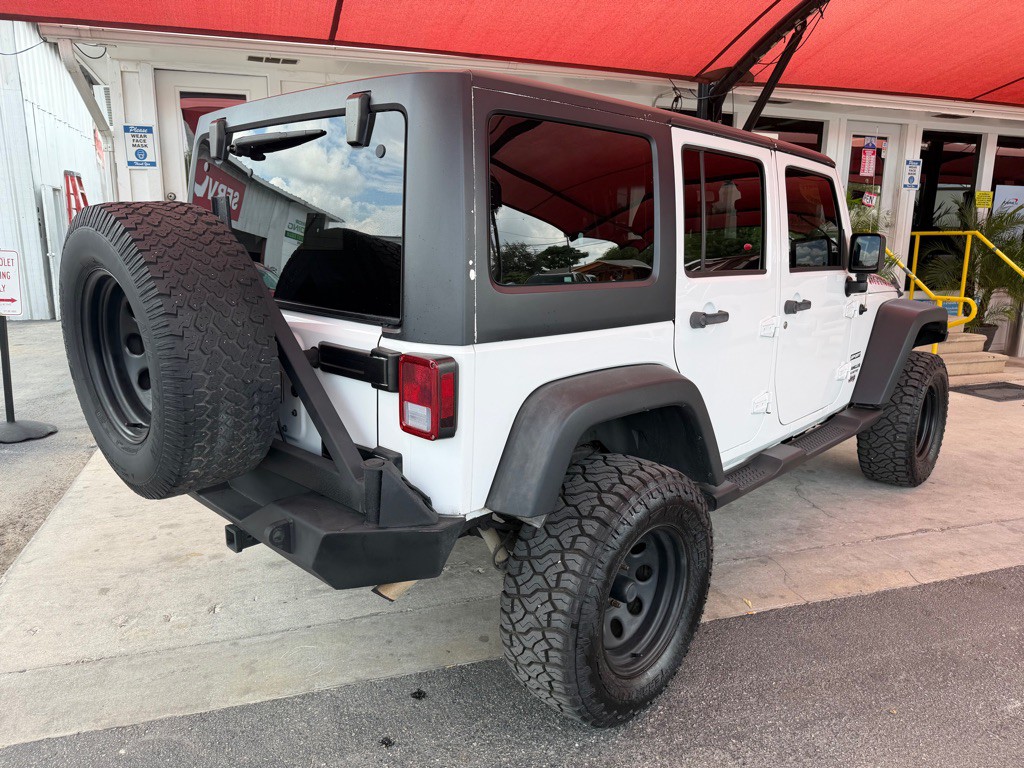 2013 Jeep Wrangler Unlimited Image 12