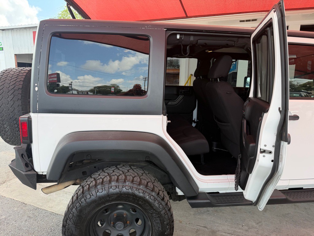 2013 Jeep Wrangler Unlimited Image 13