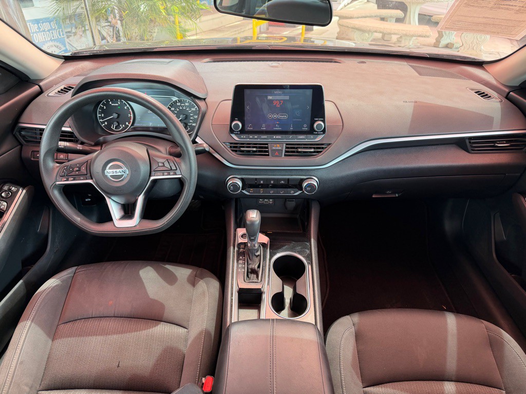 2021 Nissan Altima Image 8