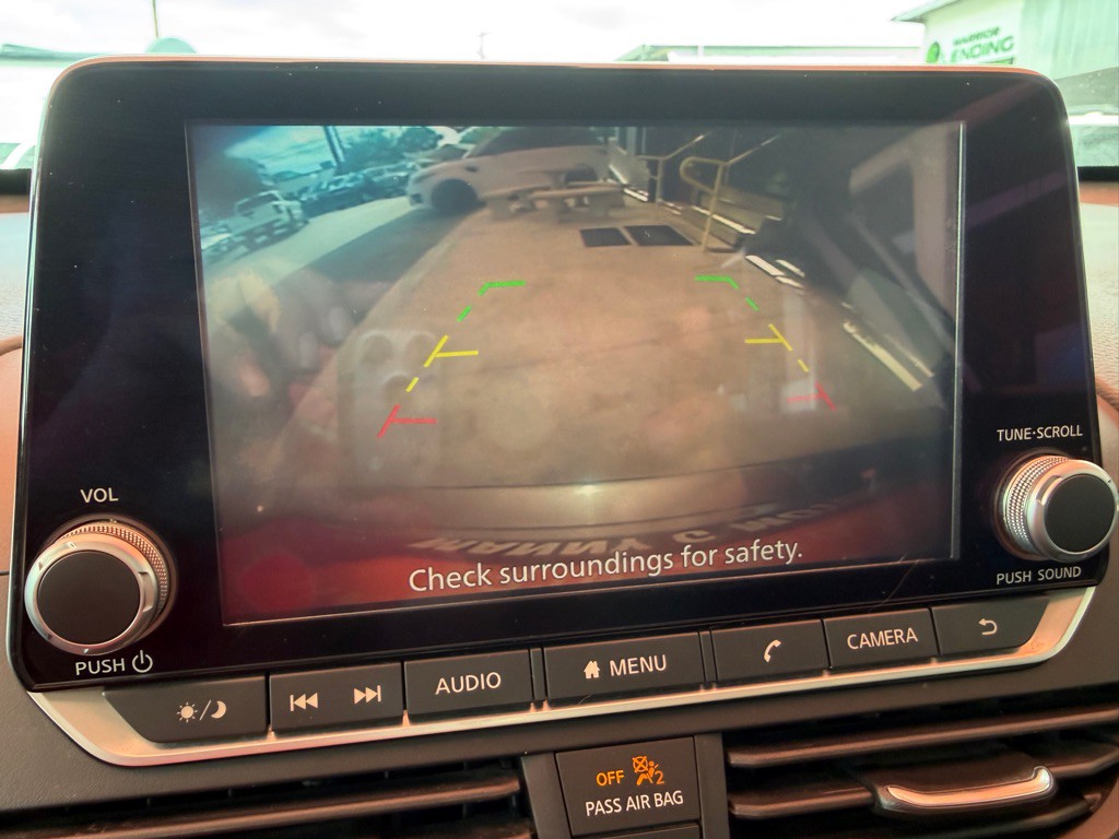 2021 Nissan Altima Image 10