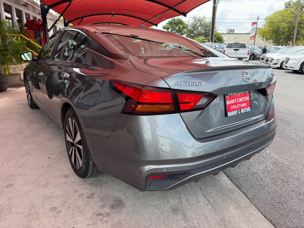 2021 Nissan Altima Image 12