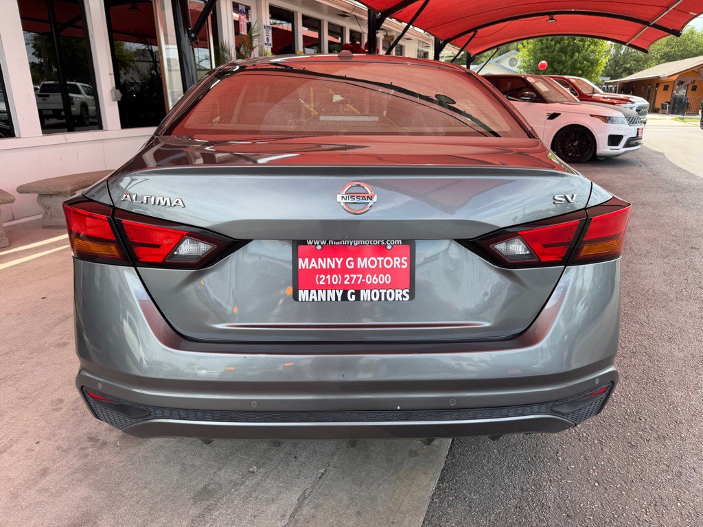 2021 Nissan Altima Image 13