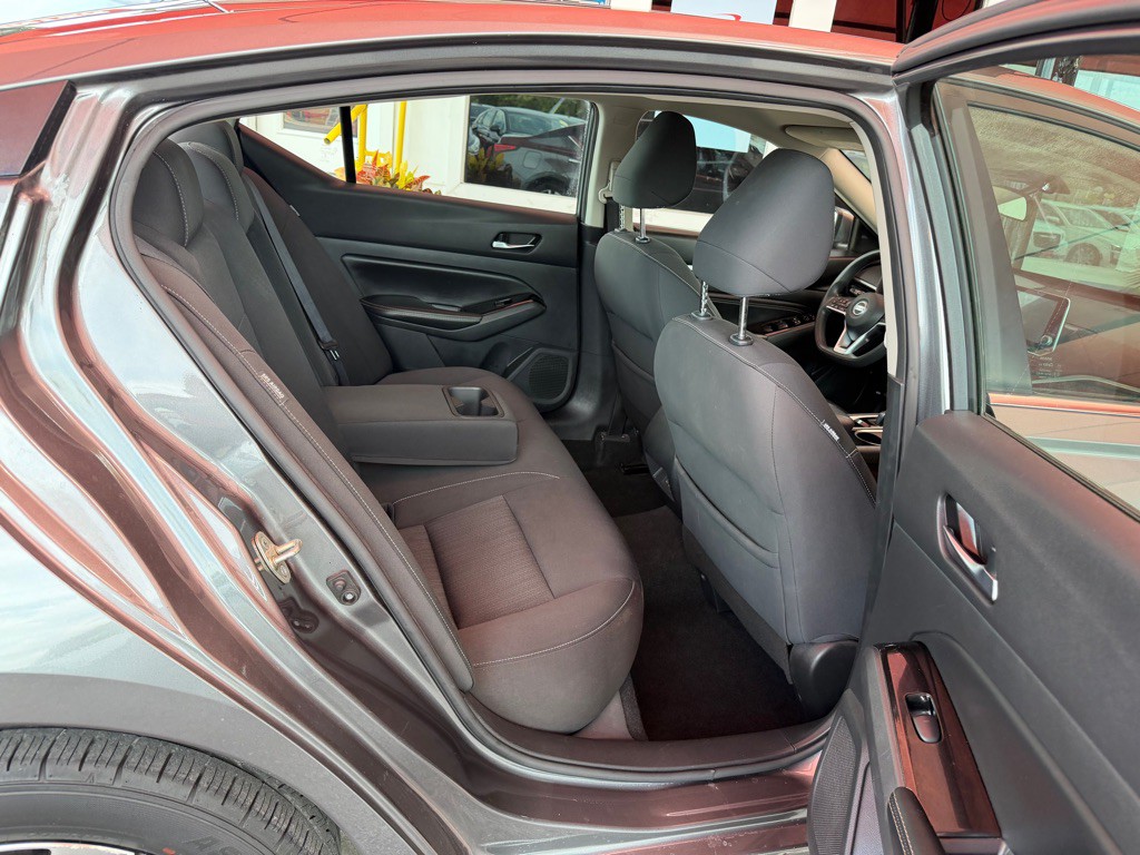 2021 Nissan Altima Image 14