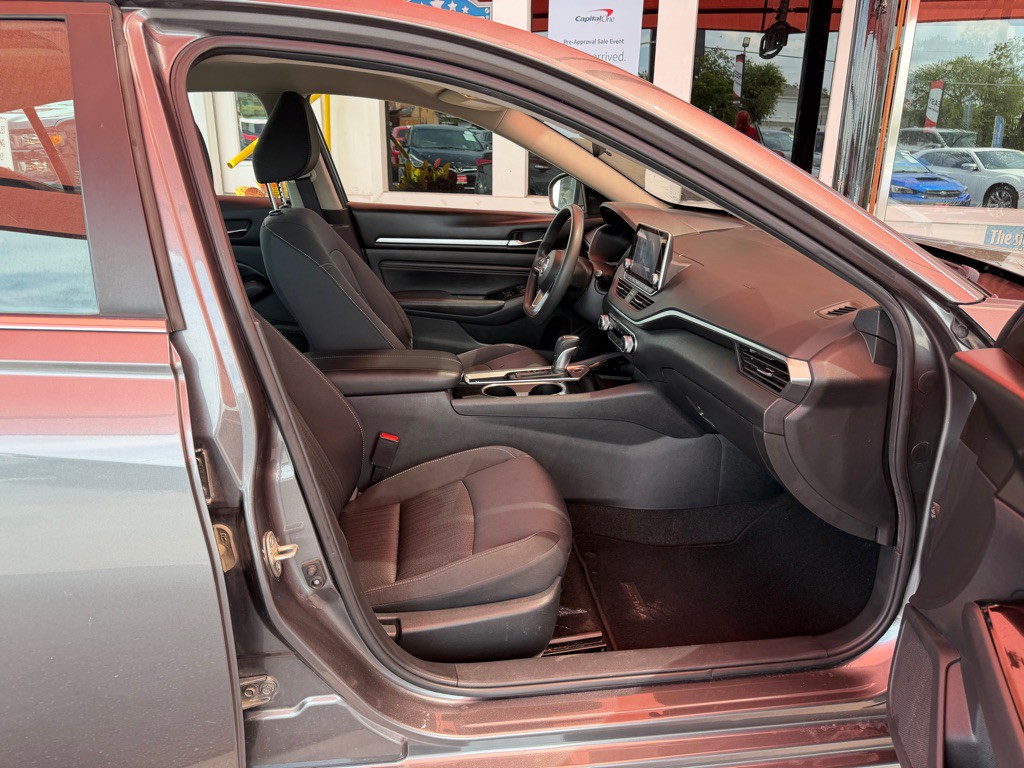 2021 Nissan Altima Image 15