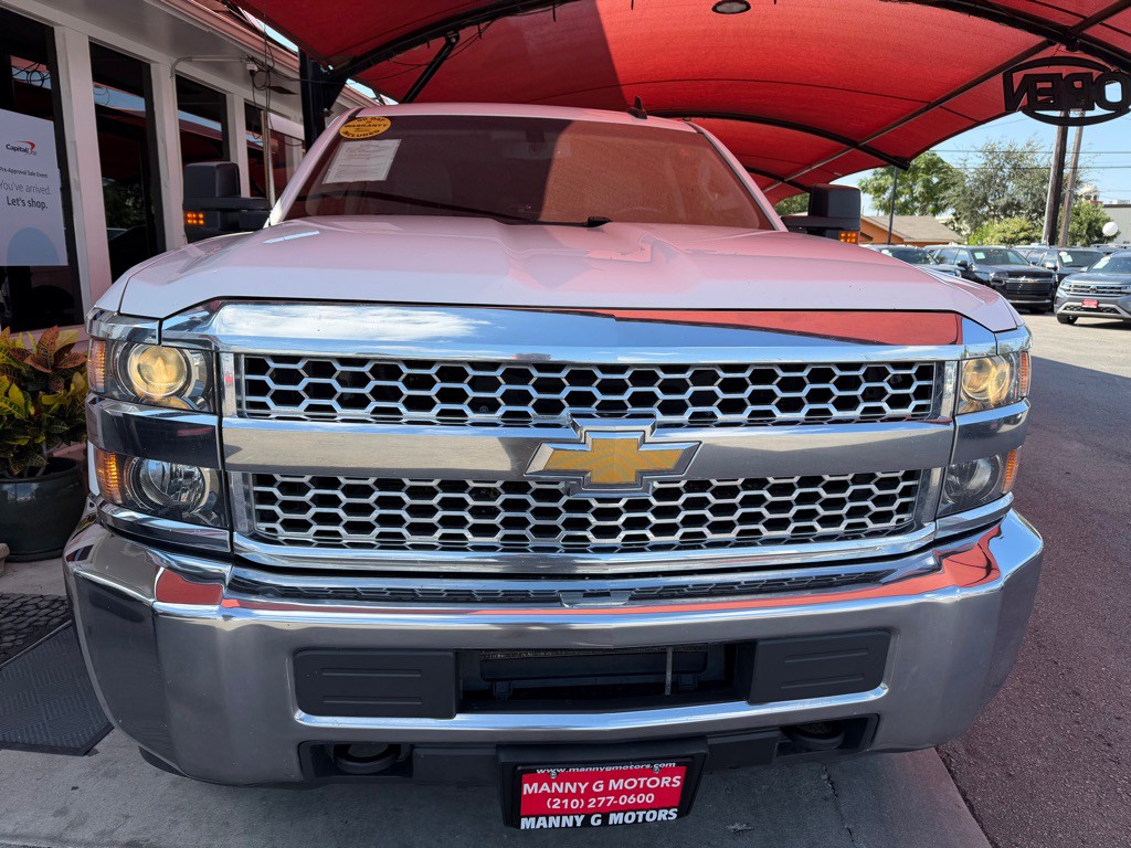 2019 Chevrolet Silverado 1500 Image 2