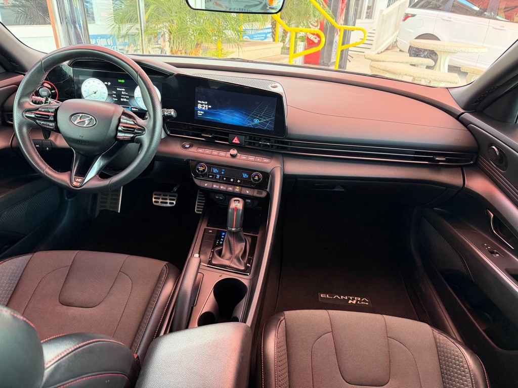 2023 Hyundai Elantra Image 8