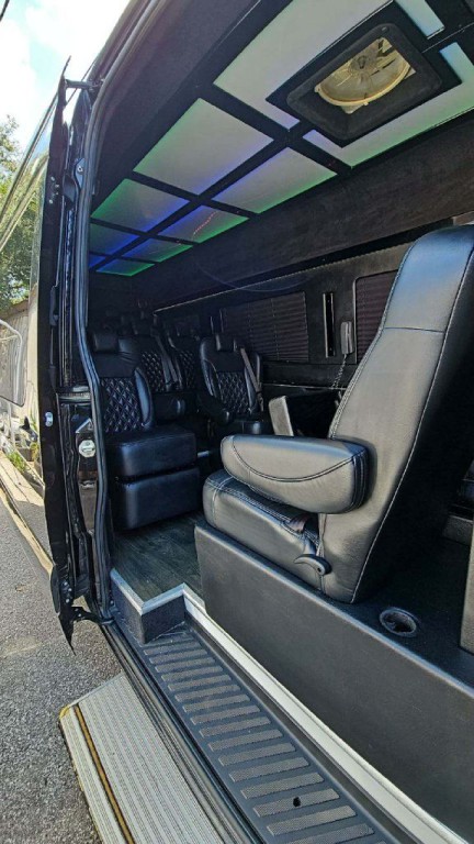 2017 Mercedes-Benz Sprinter Image 2