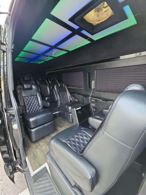 2017 Mercedes-Benz Sprinter Image 2