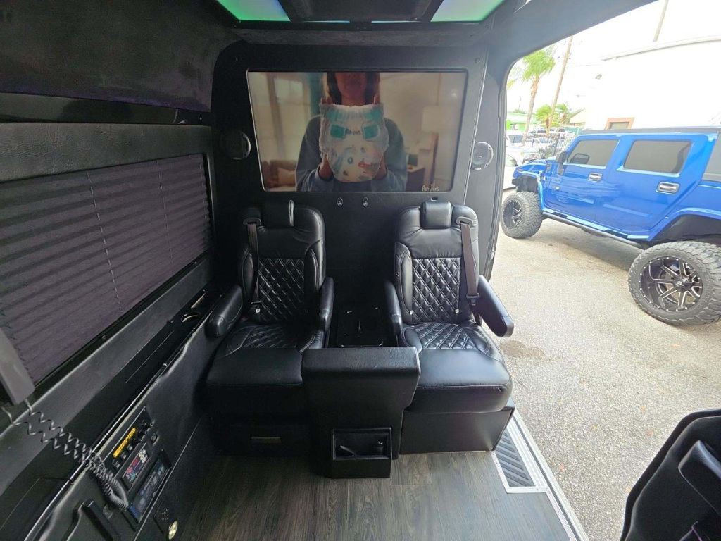 2017 Mercedes-Benz Sprinter Image 3