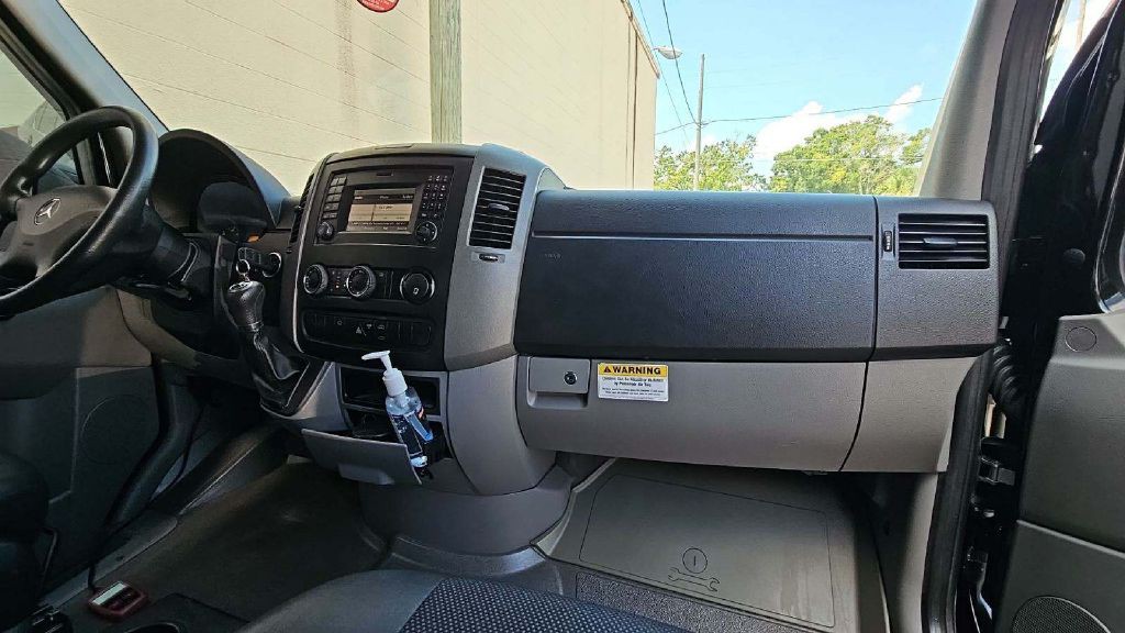 2017 Mercedes-Benz Sprinter Image 8