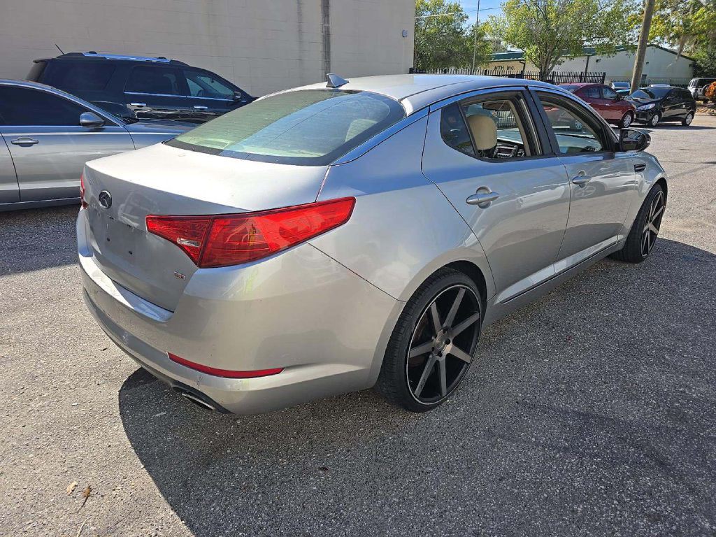 2011 Kia Optima Image 3