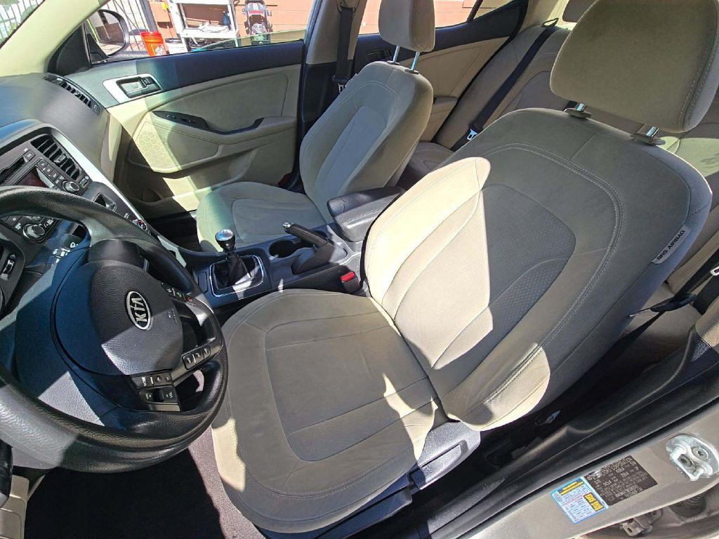 2011 Kia Optima Image 5