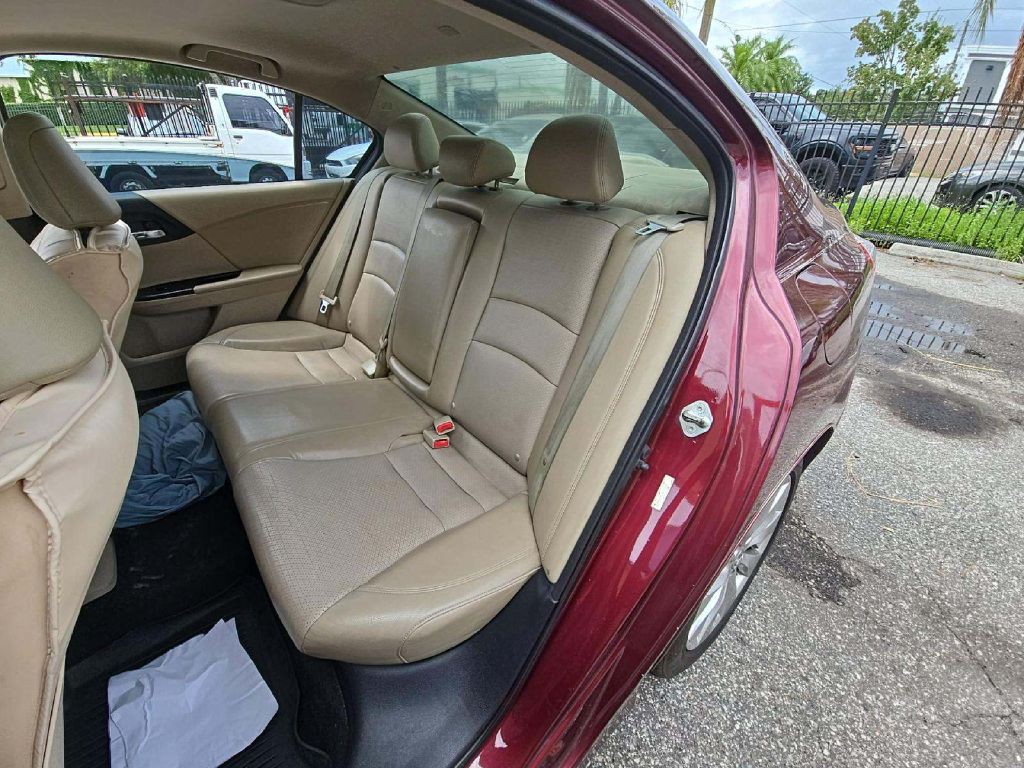 2013 Honda Accord Image 9