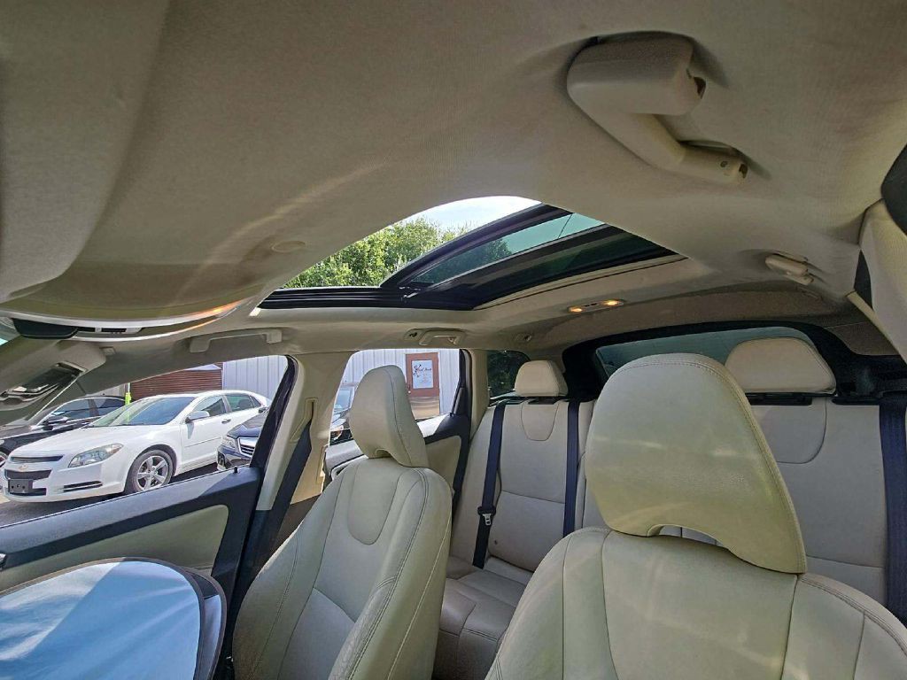 2016 Volvo XC60 Image 7