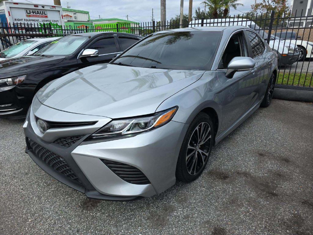 2019 Toyota Camry Image 1