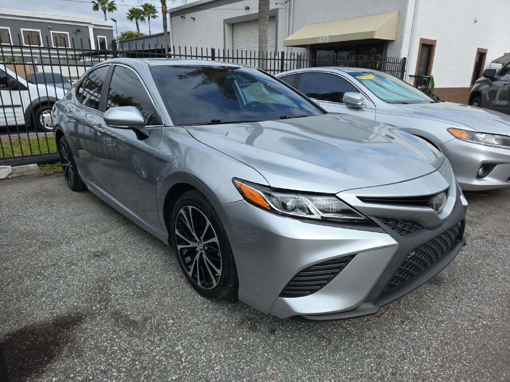 2019 Toyota Camry Image 2