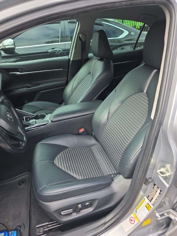 2019 Toyota Camry Image 3