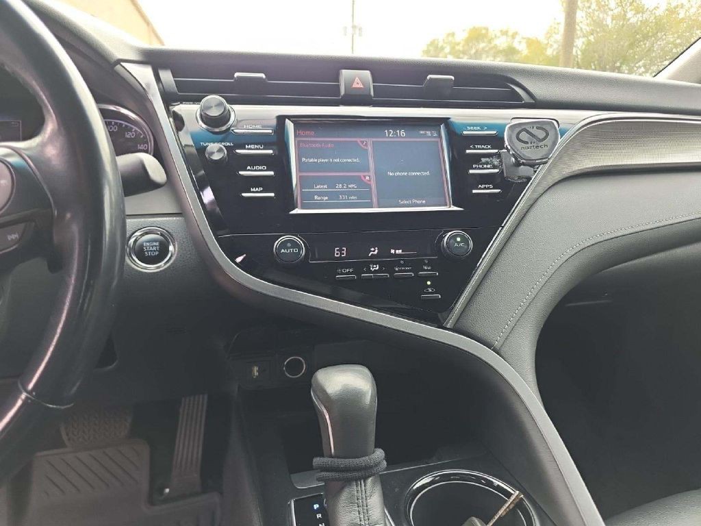 2019 Toyota Camry Image 5
