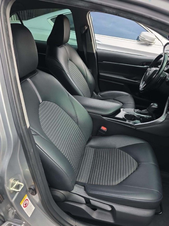 2019 Toyota Camry Image 6