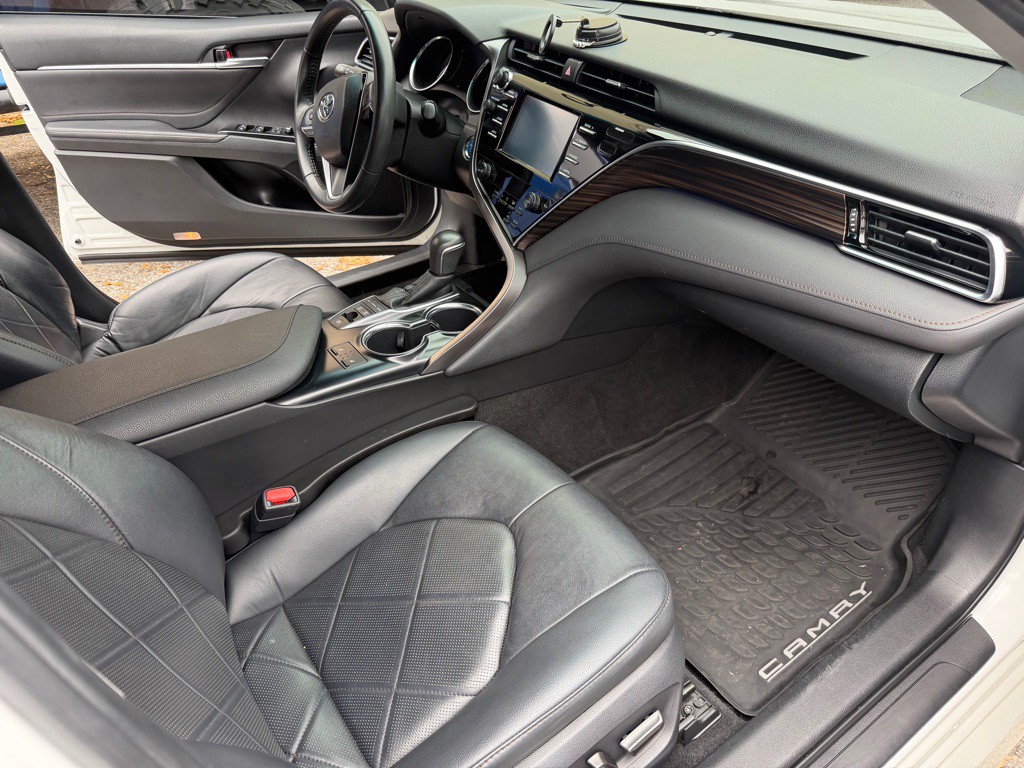 2018 Toyota Camry Image 9