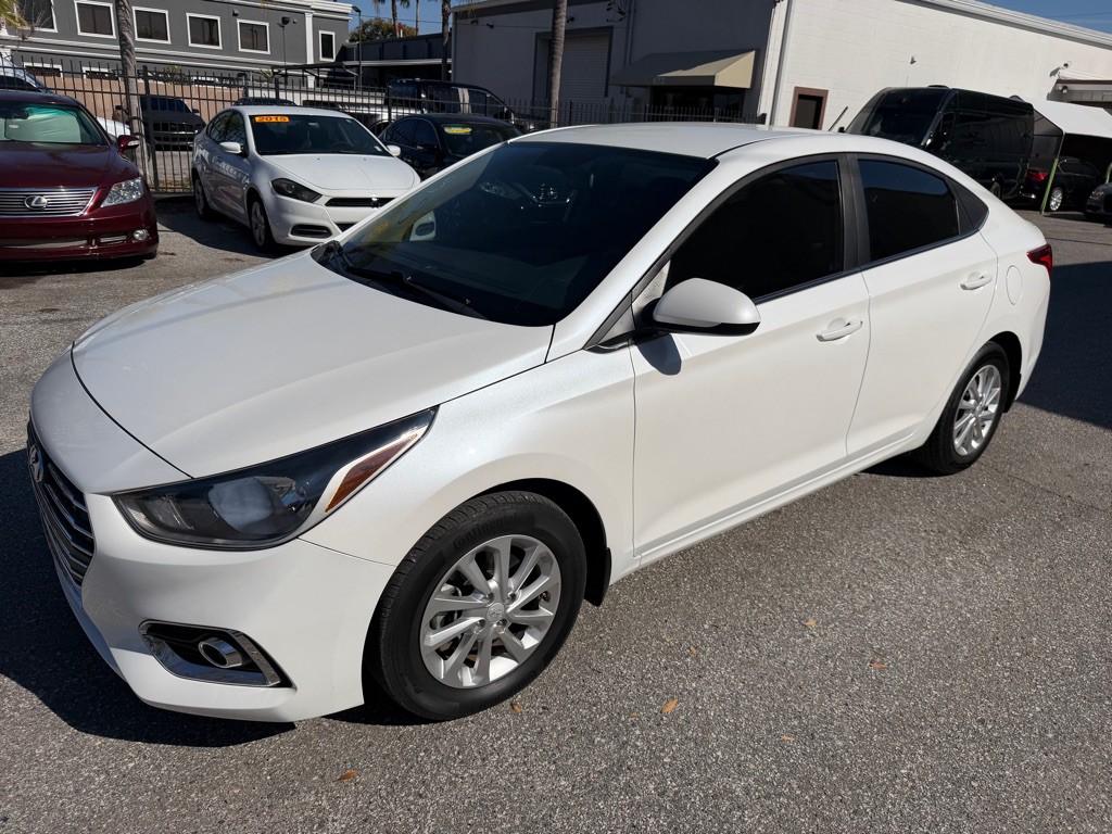 2019 Hyundai Accent Image 1