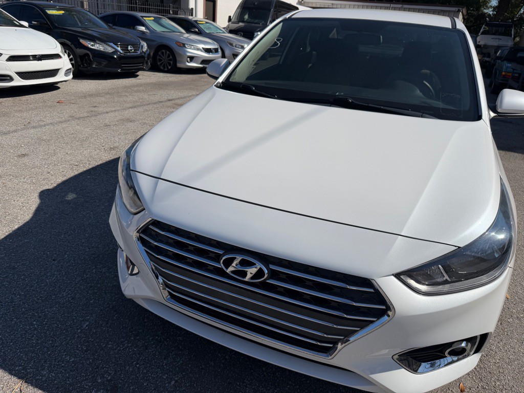 2019 Hyundai Accent Image 2